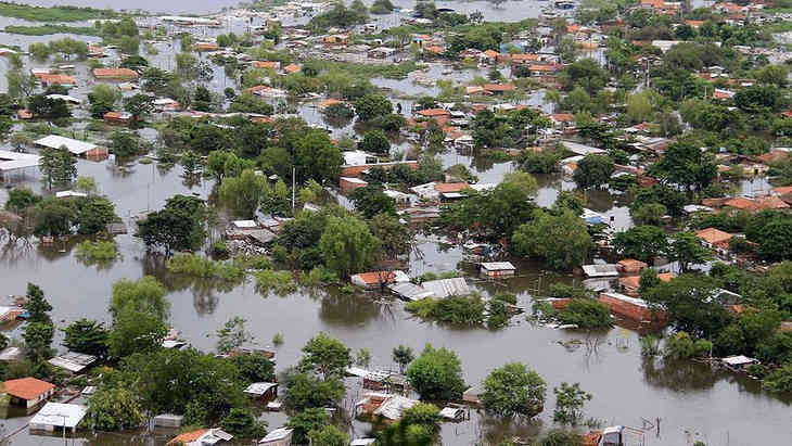 Число жертв наводнения в Колумбии превысило 250 человек