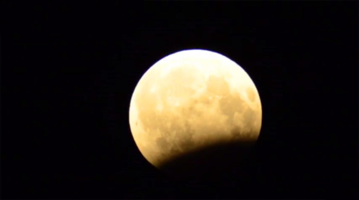 Сегодня ночью жители Земли наблюдали редчайшее астрономическое явление